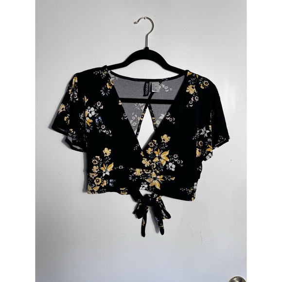 H&M Tops - H&M Divided Floral Crop Top Size S Black Yellow V-Neck Short Sleeve Tie Front S
